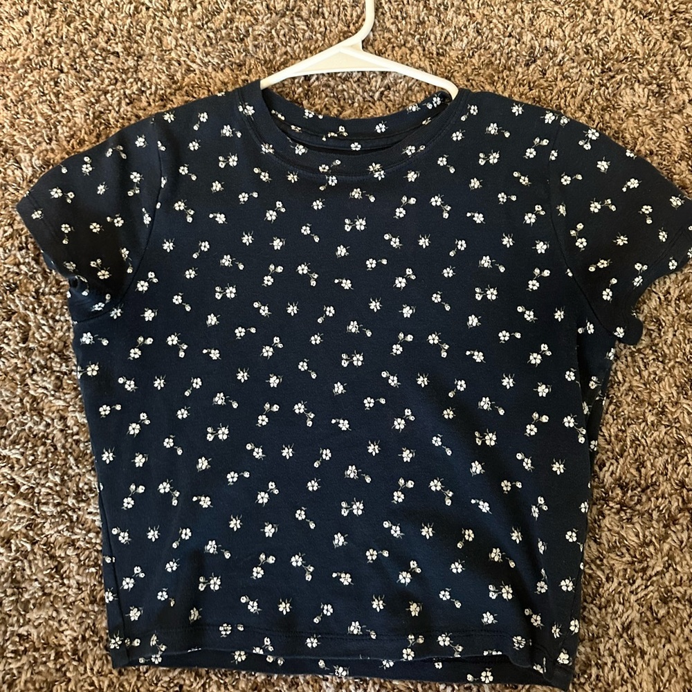 HOLLISTER NAVY FLORAL TOP